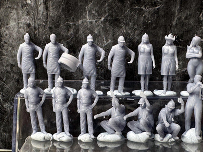 Double G 1:64 Miniature Human Figures - Unpainted - great for Dioramas - Made in the USA LOT 765 Miniature 1.10
