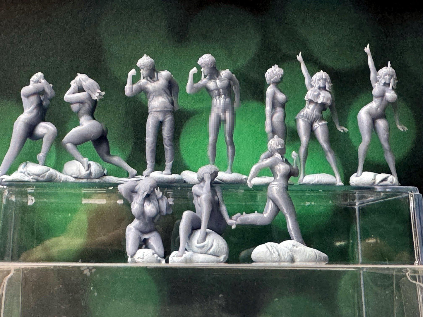 Double G 1:64 Miniature Human Figures - Unpainted - great for Dioramas - Made in the USA LOT 767 Miniature 1.10