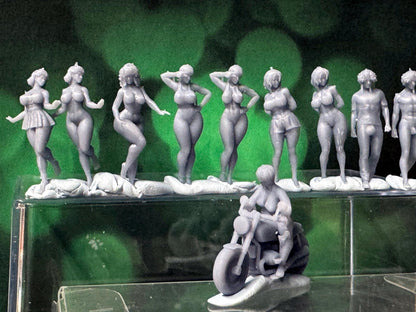 Double G 1:64 Miniature Human Figures - Unpainted - great for Dioramas - Made in the USA LOT 768 Miniature 1.10