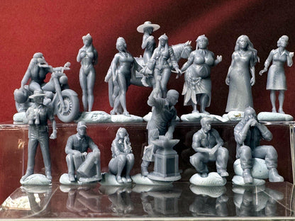 Double G 1:64 Miniature Human Figures - Unpainted - great for Dioramas - Made in the USA LOT 769 Miniature 1.10