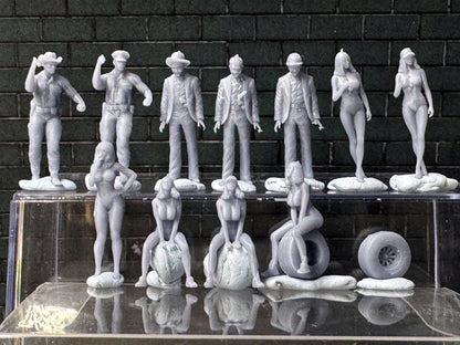 Double G 1:64 Miniature Human Figures - Unpainted - great for Dioramas - Made in the USA LOT 759 Miniature 1.10