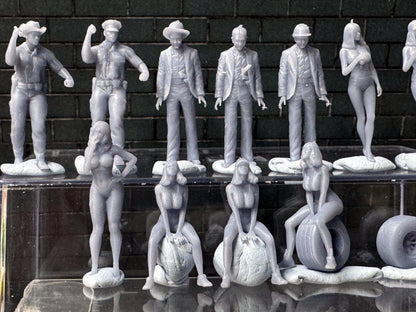 Double G 1:64 Miniature Human Figures - Unpainted - great for Dioramas - Made in the USA LOT 759 Miniature 1.10
