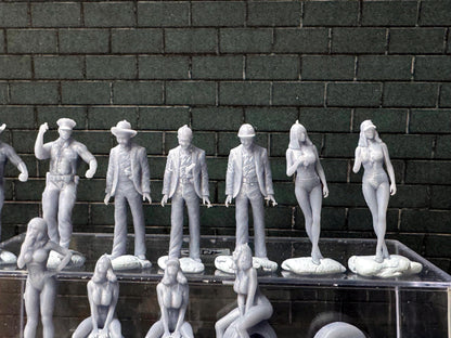 Double G 1:64 Miniature Human Figures - Unpainted - great for Dioramas - Made in the USA LOT 759 Miniature 1.10