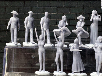 Double G 1:64 Miniature Human Figures - Unpainted - great for Dioramas - Made in the USA LOT 760 Miniature 1.10