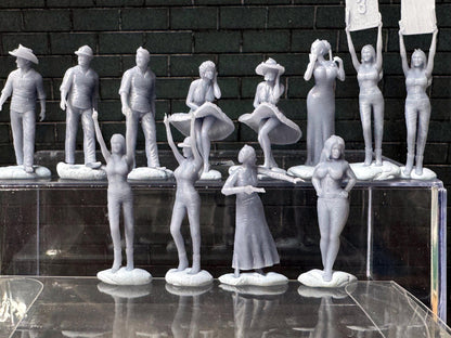 Double G 1:64 Miniature Human Figures - Unpainted - great for Dioramas - Made in the USA LOT 760 Miniature 1.10