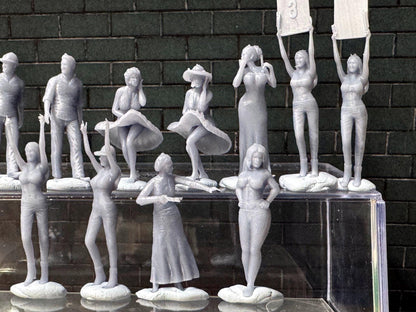 Double G 1:64 Miniature Human Figures - Unpainted - great for Dioramas - Made in the USA LOT 760 Miniature 1.10