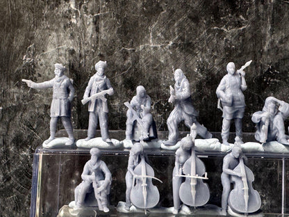 Double G 1:64 Miniature Human Figures - Unpainted - great for Dioramas - Made in the USA LOT 762 Miniature 1.10