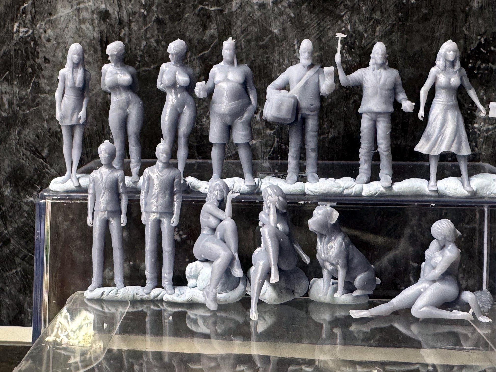Double G 1:64 Miniature Human Figures - Unpainted - great for Dioramas - Made in the USA LOT 763 Miniature 1.10