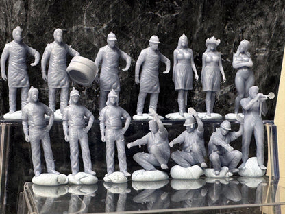Double G 1:64 Miniature Human Figures - Unpainted - great for Dioramas - Made in the USA LOT 765 Miniature 1.10