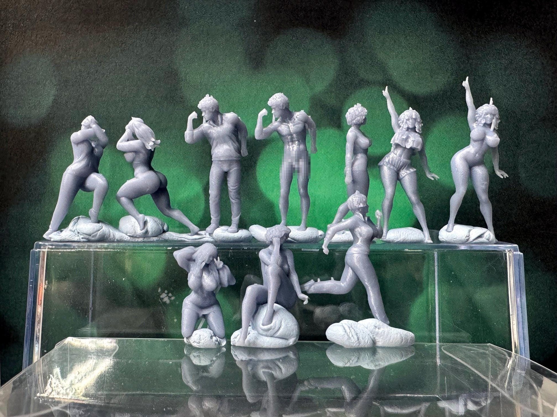 Double G 1:64 Miniature Human Figures - Unpainted - great for Dioramas - Made in the USA LOT 767 Miniature 1.10