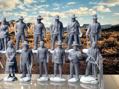 Double G 1:64 Miniature Human Figures - Unpainted - great for Dioramas - Made in the USA LOT 770 Miniature 1.10