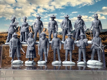 Double G 1:64 Miniature Human Figures - Unpainted - great for Dioramas - Made in the USA LOT 770 Miniature 1.10