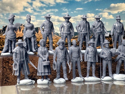 Double G 1:64 Miniature Human Figures - Unpainted - great for Dioramas - Made in the USA LOT 770 Miniature 1.10