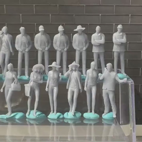 Double G 1:64 Miniature Human Figures - Unpainted - great for Dioramas - Made in the USA LOT 689 Miniature 1.10