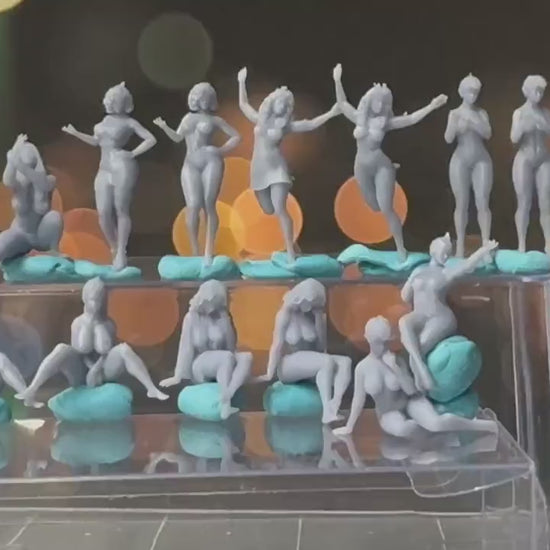 Double G 1:64 Miniature Human Figures - Unpainted - great for Dioramas - Made in the USA LOT 735 Miniature 1.10 Misc People