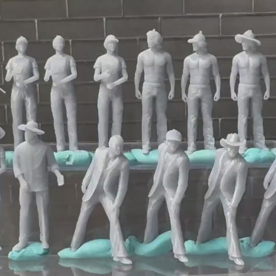 Double G 1:64 Miniature Human Figures - Unpainted - great for Dioramas - Made in the USA LOT 701 Miniature 1.10 Misc People