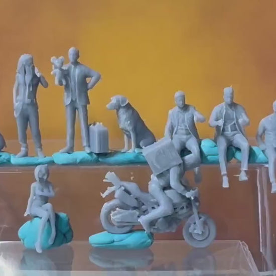 Double G 1:64 Miniature Human Figures - Unpainted - great for Dioramas - Made in the USA LOT 737 Miniature 1.10 Misc People