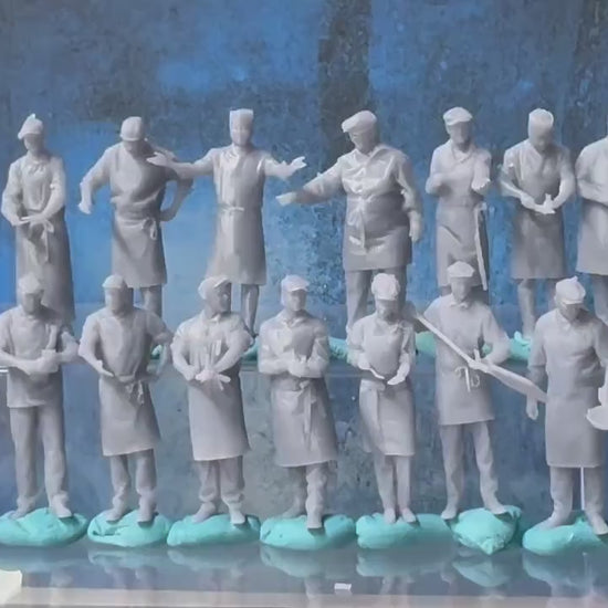 Double G 1:64 Miniature Human Figures - Unpainted - great for Dioramas - Made in the USA LOT 696 Miniature 1.10 Chefs / Cooks